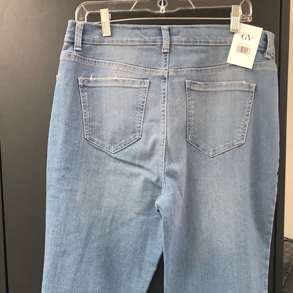 Gloria Vanderbilt Jean Boot Cut. size 12 NWT - Picture 2 of 3